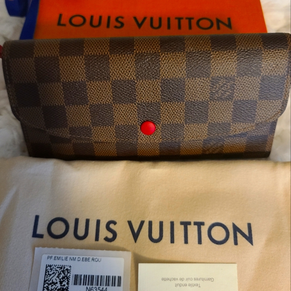 ❤ SOLD to @stacm919 Emile Wallet Damiere✨❤ AUTHENTIC ❣